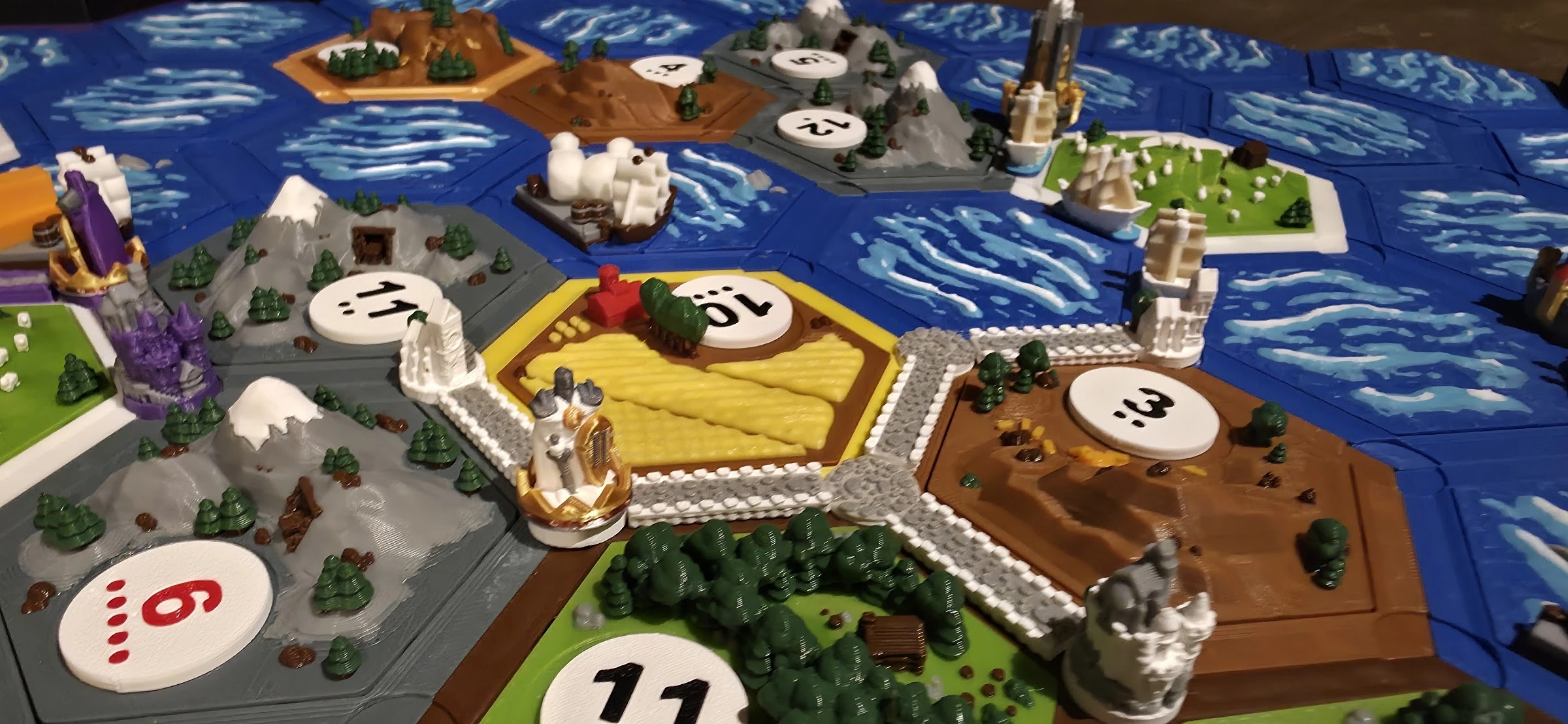 Deluxe Base Game + Seafarers + Cities & Knights 3D Upgrade — 3–4 Players — photo 11