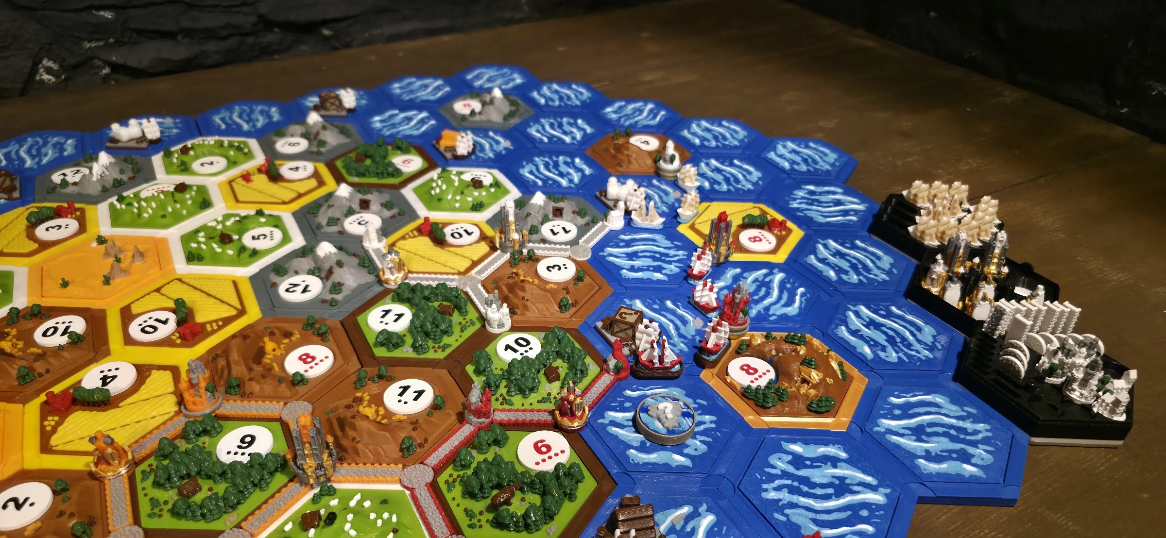Deluxe Base Game + Seafarers + Cities & Knights 3D Upgrade — 3–6 Players — photo 9