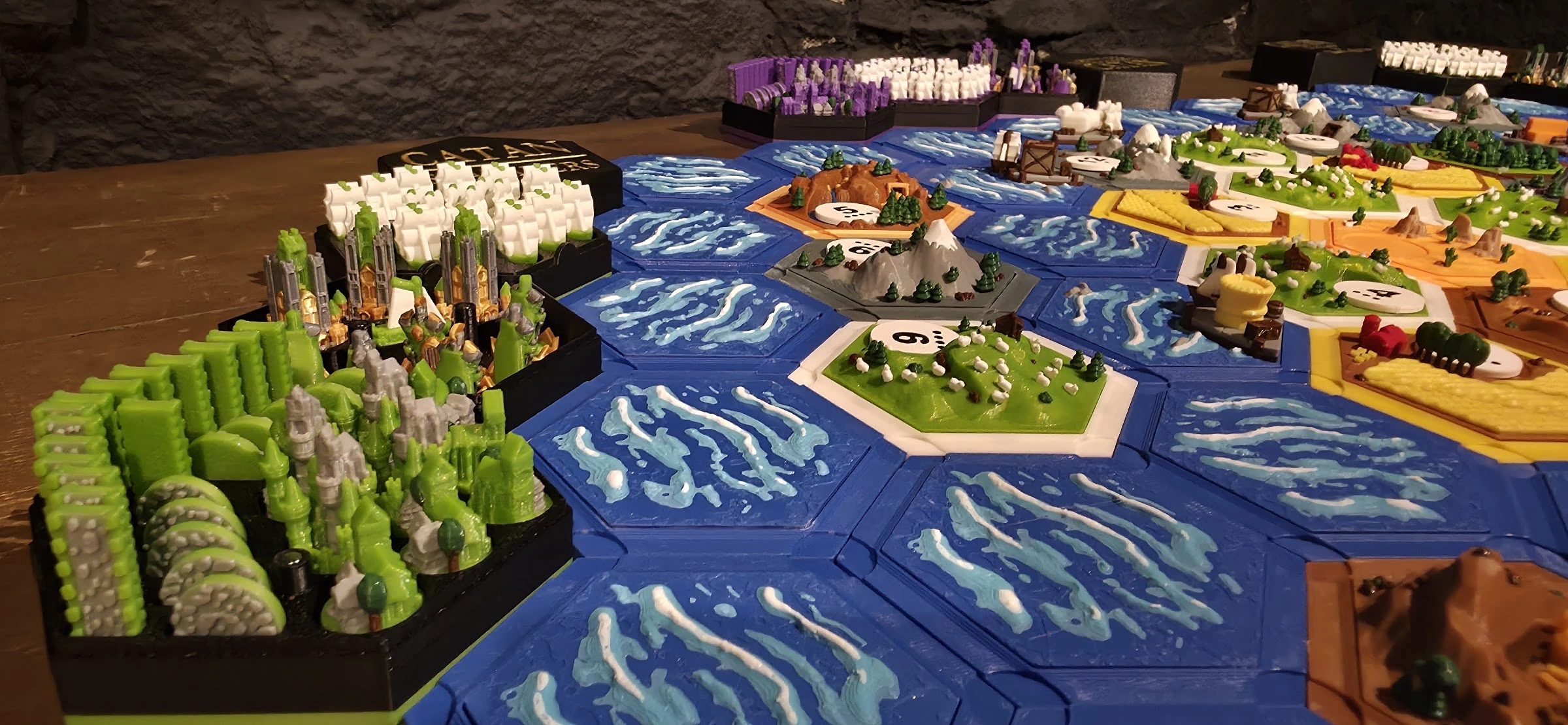 Deluxe Base Game + Seafarers + Cities & Knights 3D Upgrade — 3–6 Players — photo 10